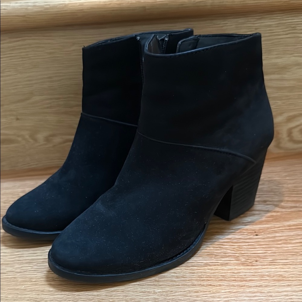 Blondo Black Ankle Boots Size 6.5